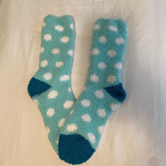 𝅺POLKA Dot Fuzzy Socks - Picture 3 of 7
